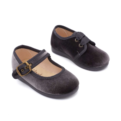 Merceditas de terciopelo gris bebé Pasitrote 2