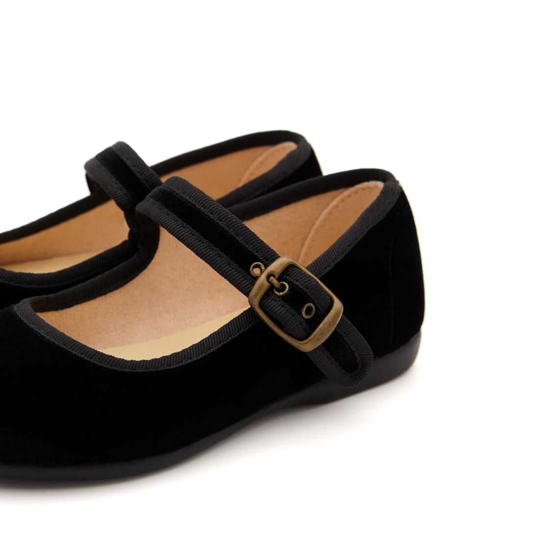 Merceditas Negras de Terciopelo para Niña | Pasitrote