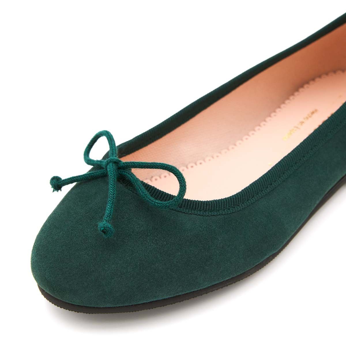 Bailarinas Clásicas Ante Verde
