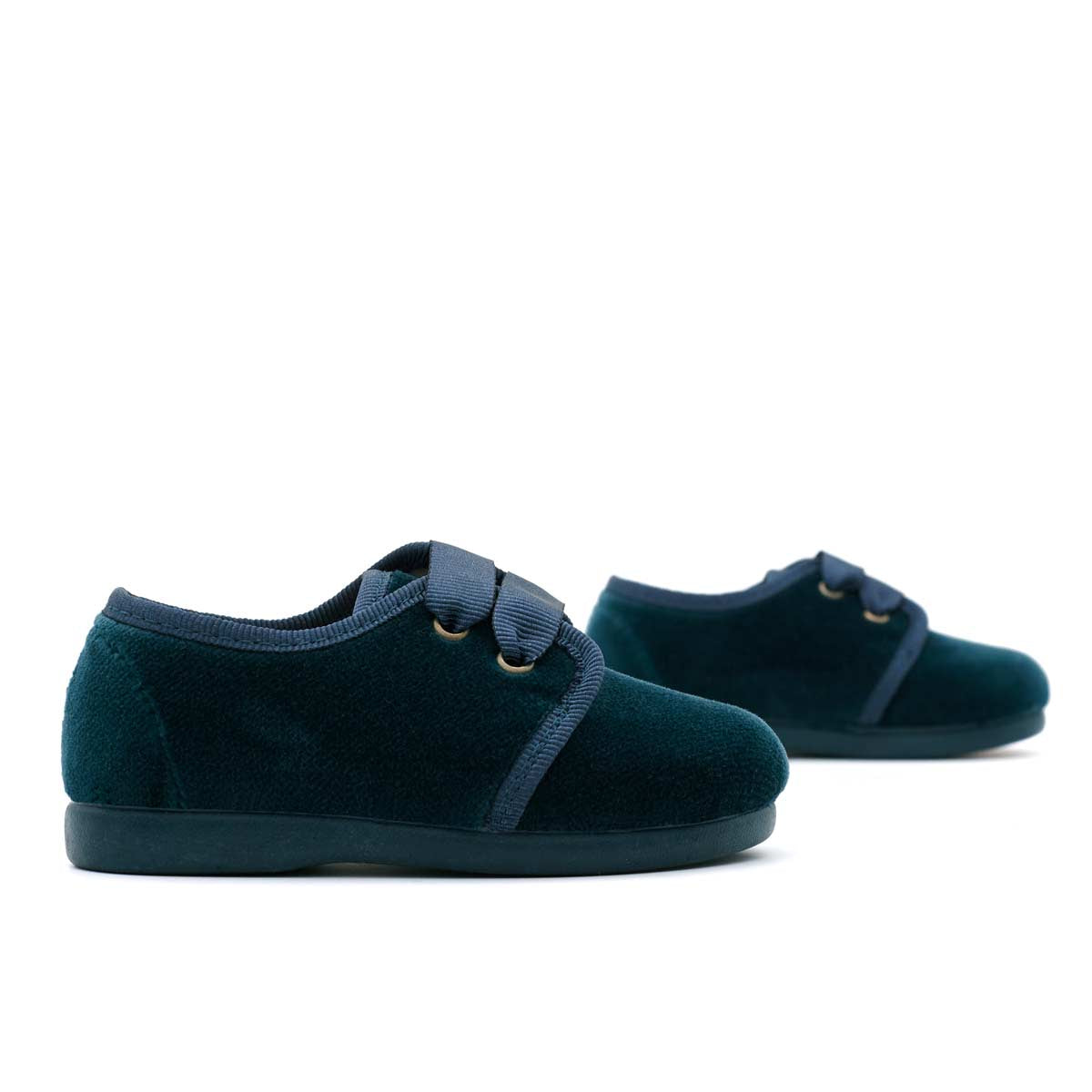 Blucher Terciopelo Petróleo