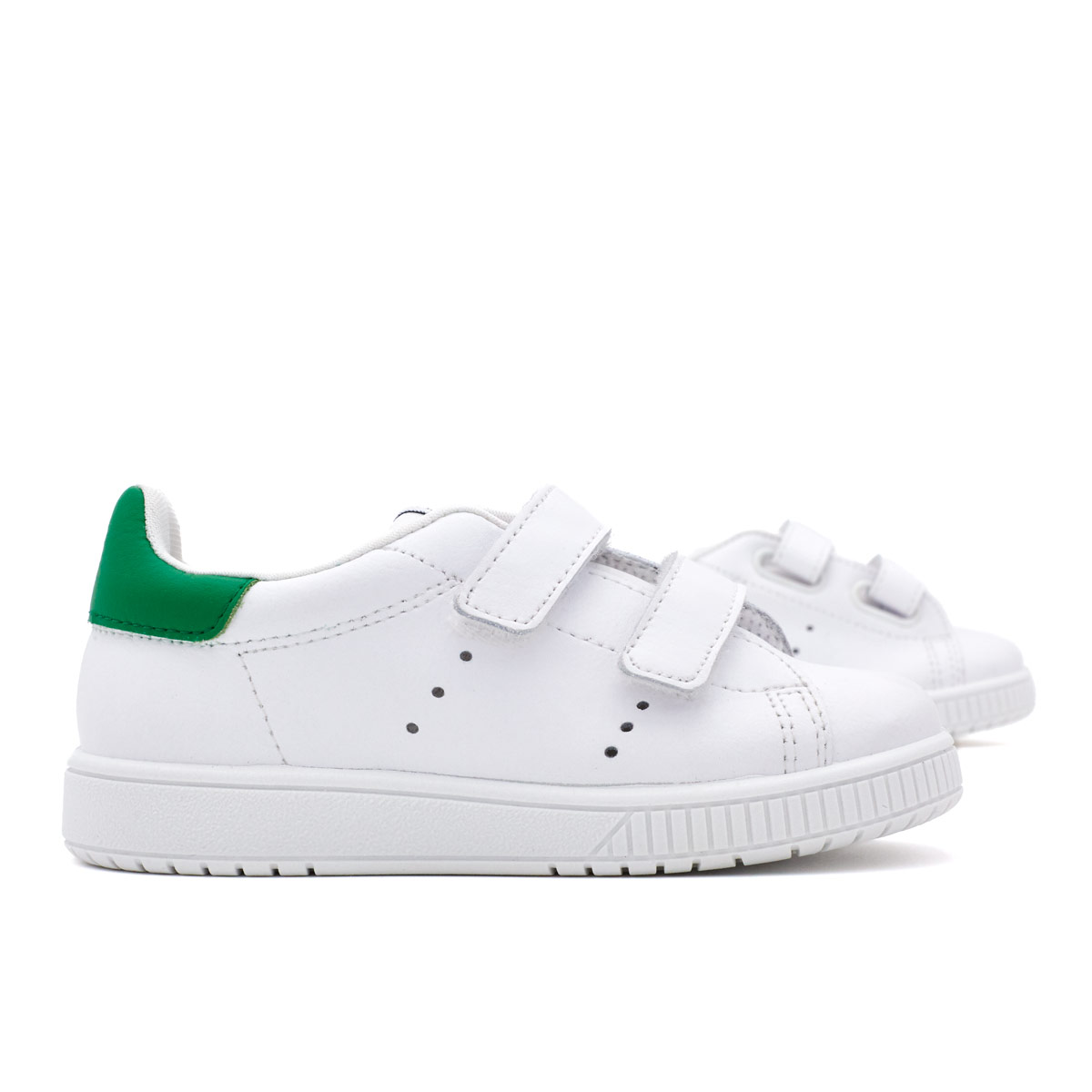 Zapatillas Blancas y Verde Tira Adherente Titanitos