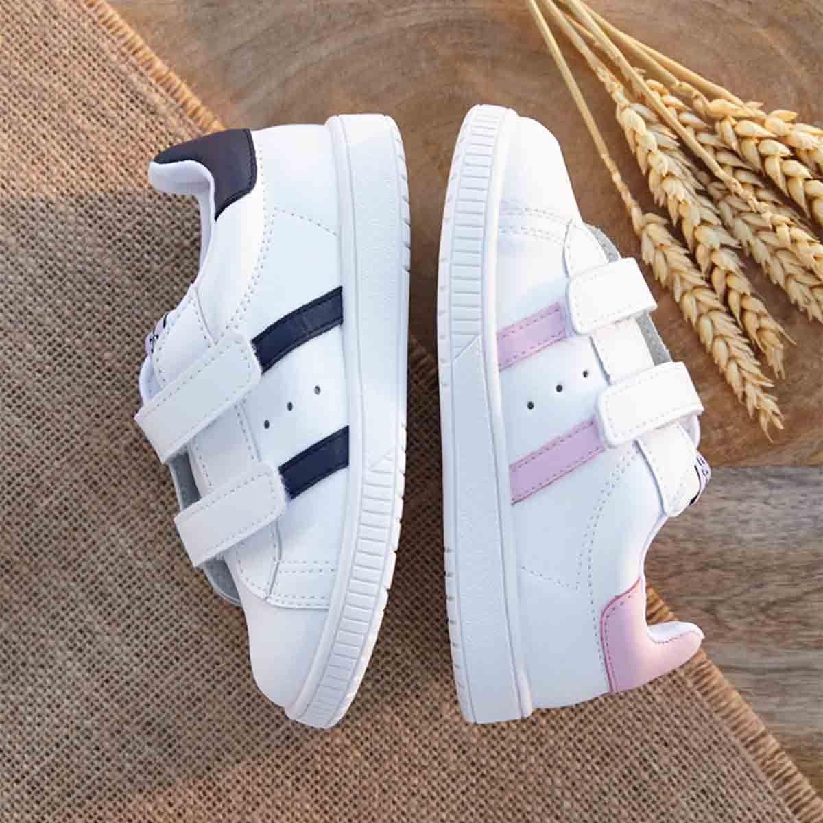 Zapatillas Blancas Tira Adherente Rayas Marino Titanitos
