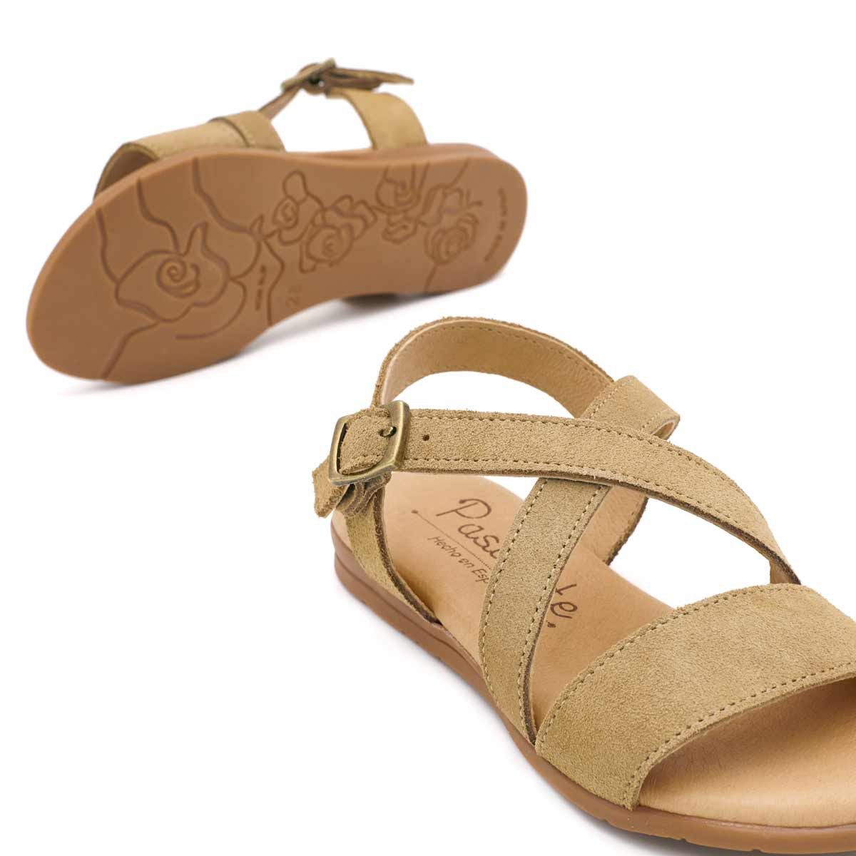 Sandalia Niña Cruzada Serraje Camel